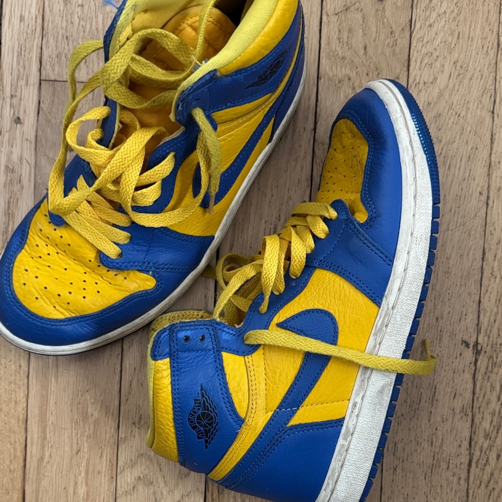 Nike Kids Blue and Yellow Sneakers